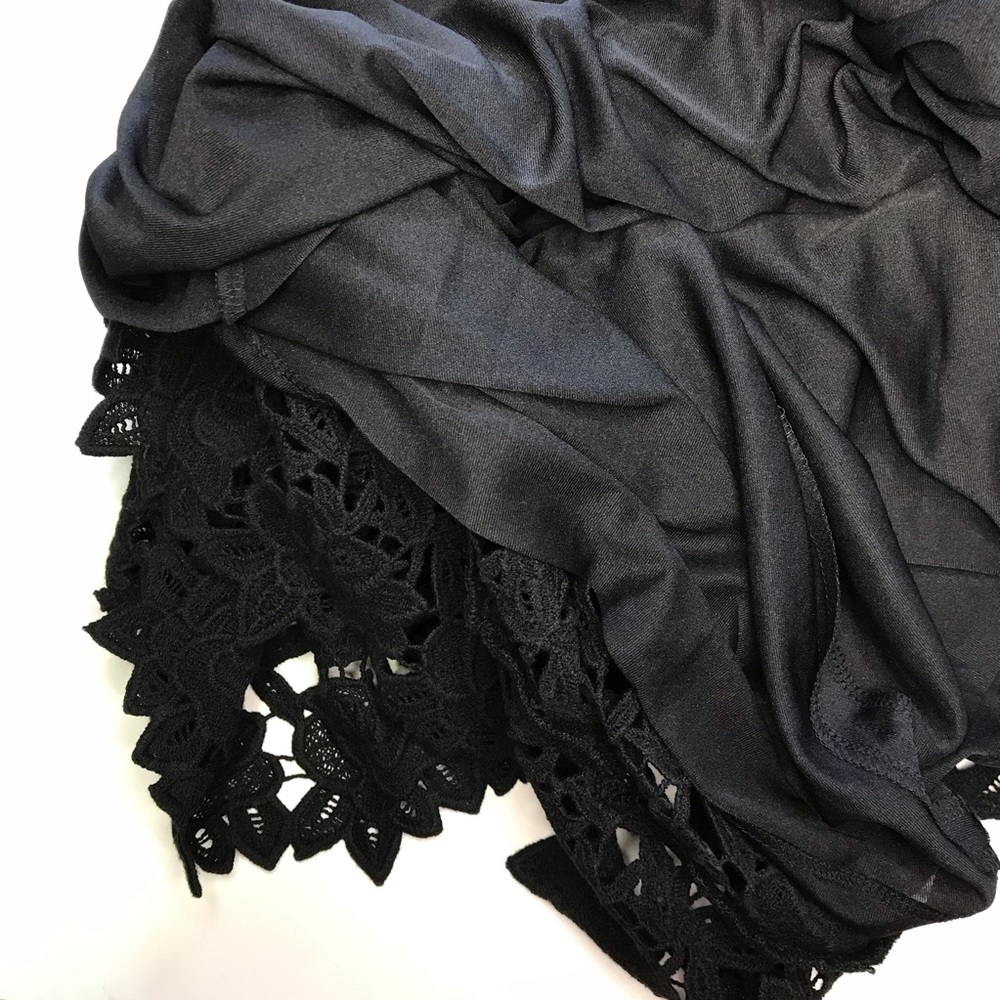 H&M Tiered Sleeveless Lace Dress in Black 6 - Picture 8 of 9